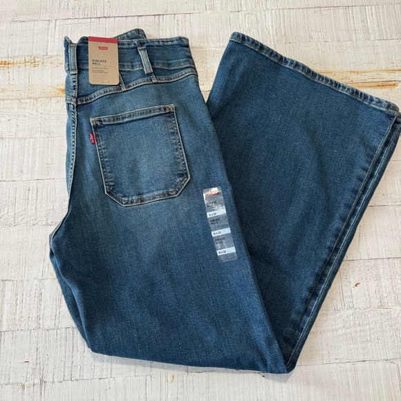 Levi's Denim - Levi’s Ribcage Bell Jeans NWT size 31 x 32 Wide Leg Flare Stretch Denim